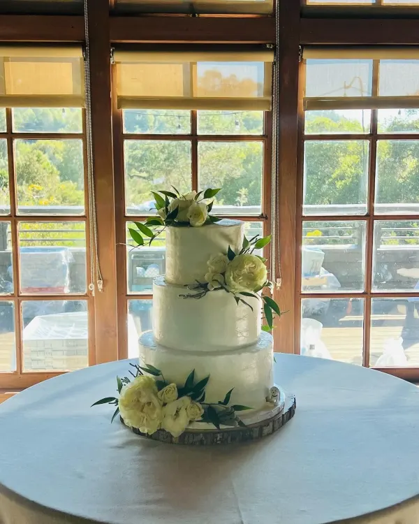 Savahna Wedding Cake 2022