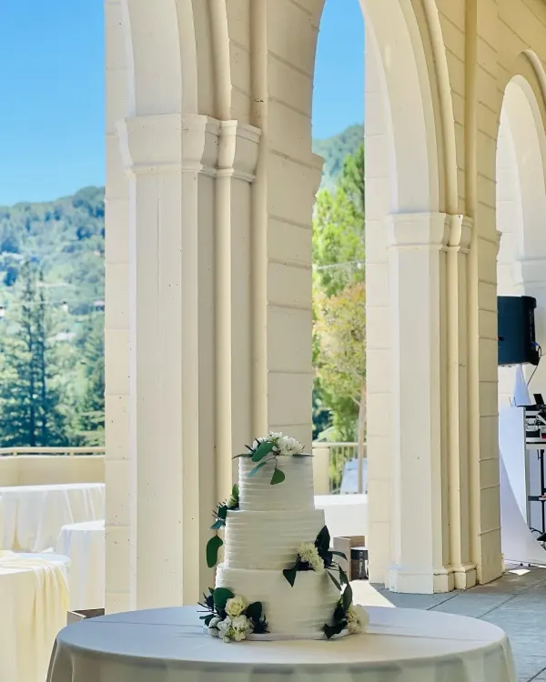 Isabelle Wedding Cake 2022