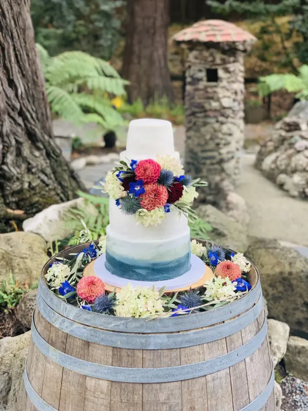 Shirley Wedding Cake 2021