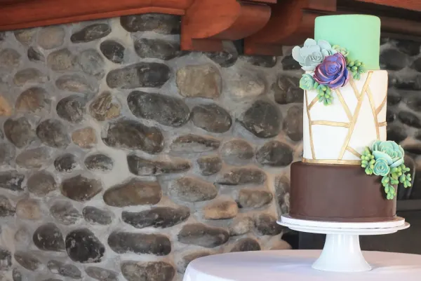 Vickie Wedding Cake 2020
