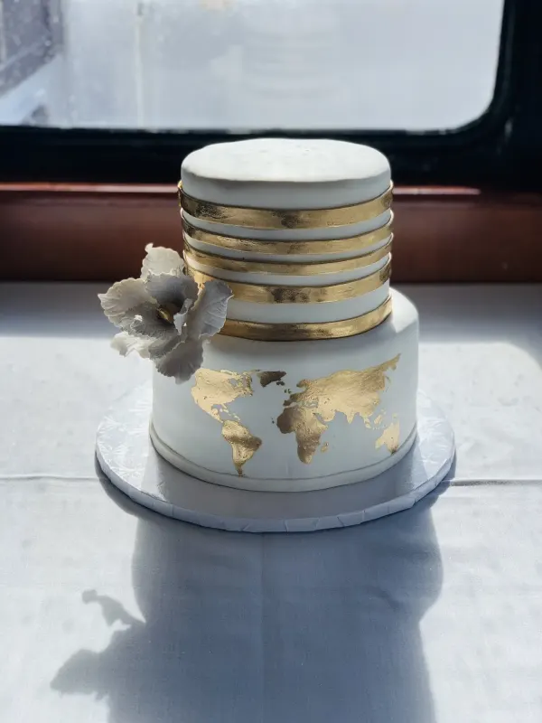 Travel Wedding Cake 2020