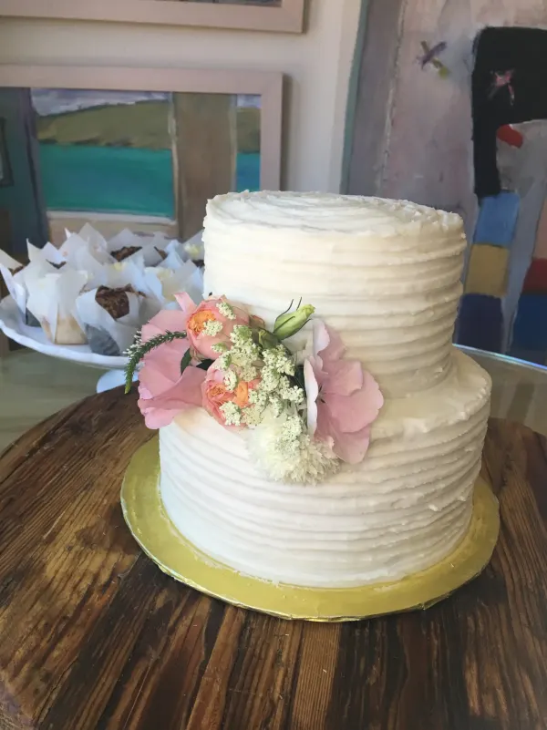 Angela Wedding Cake and Cupcakes 2017
